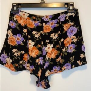 Forever 21 Women’s Floral Shorts Size Medium